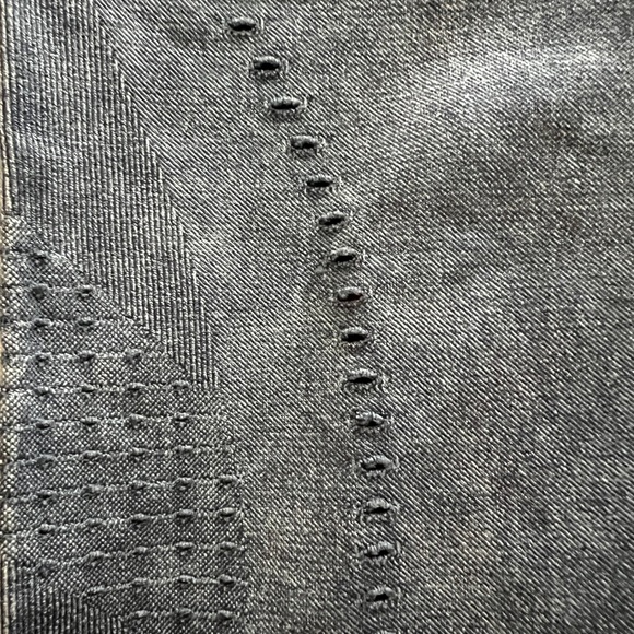 Aura Athletica 2- piece charcoal set. Size M/L - Picture 4 of 4